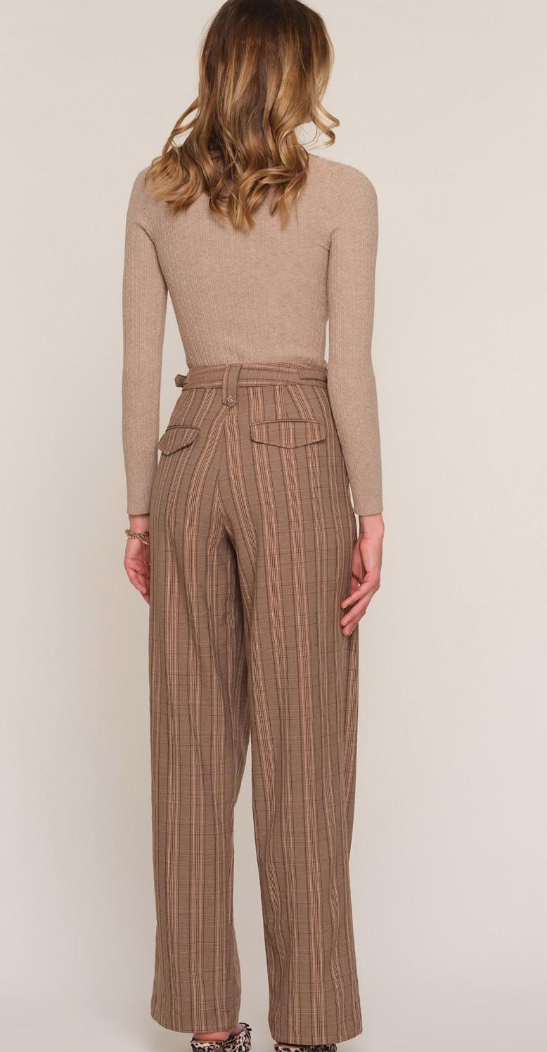 Mellie Pant