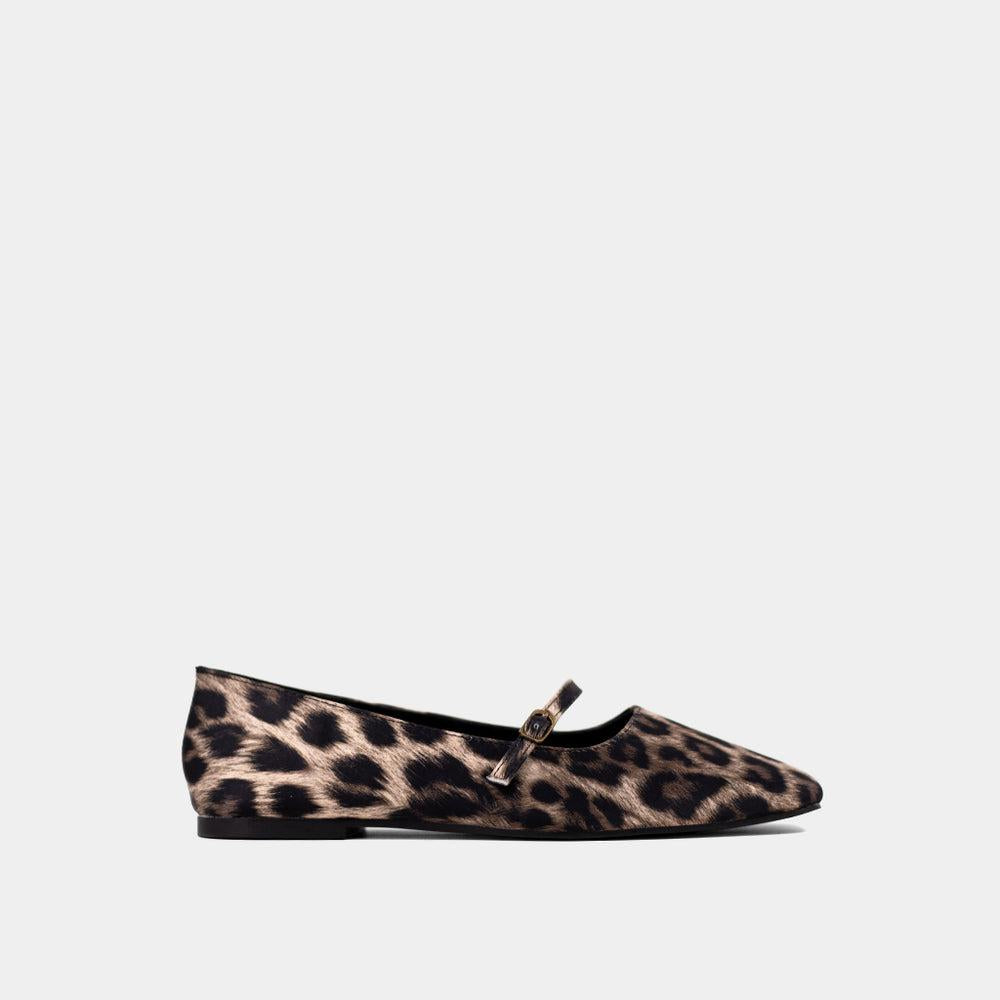 Adele Flat