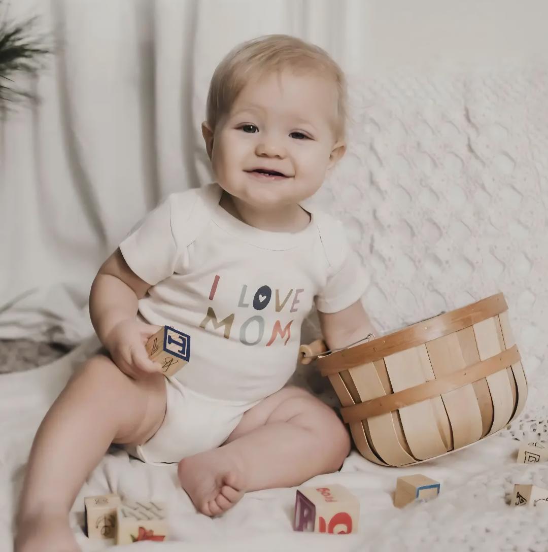 Baby Graphic Bodysuit - Love Mom